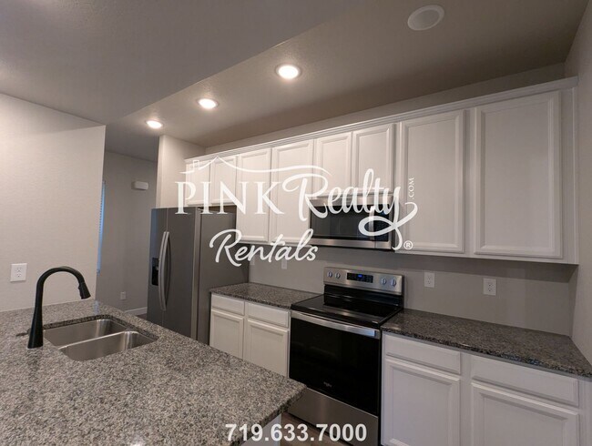 Building Photo - 6259 Godwit Ln