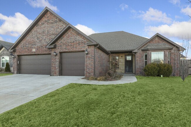 Primary Photo - 2304 SW Chaddington Rd