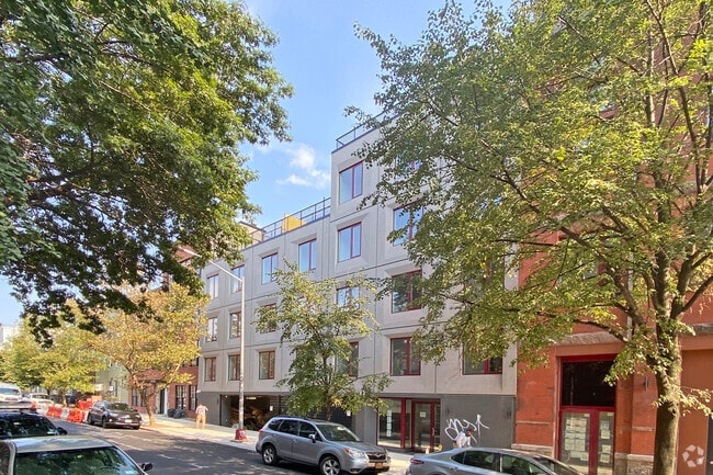 Primary Photo - 249 N 5th St