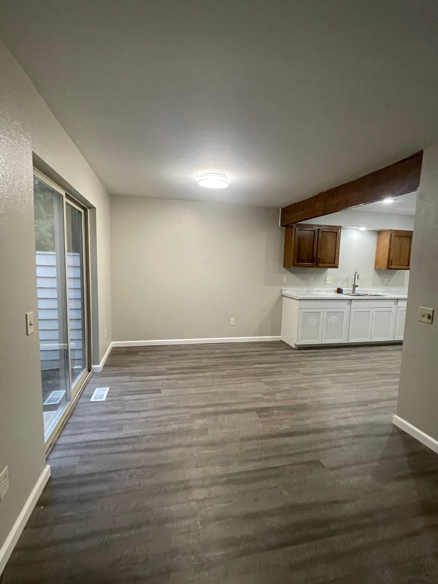 Building Photo - 14210 Beverly Park Rd