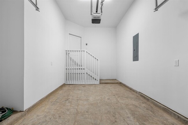 Building Photo - 1222 E 33rd St