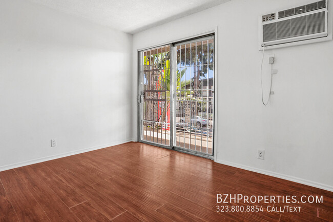 Building Photo - 7076 Lanewood Ave