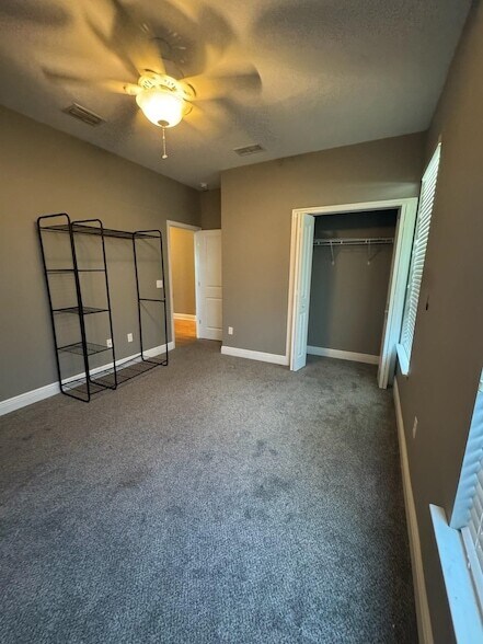 Building Photo - 6207 Jordans Pass Dr