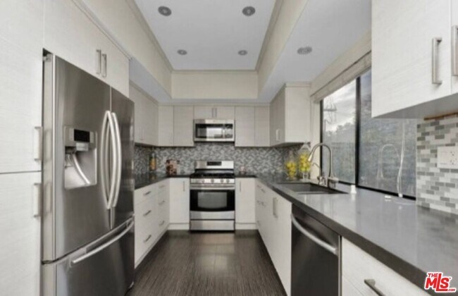 Building Photo - 5340 Wilkinson Ave