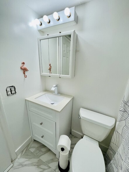 GUEST BATHROOM - 4158 Tamiami Trl