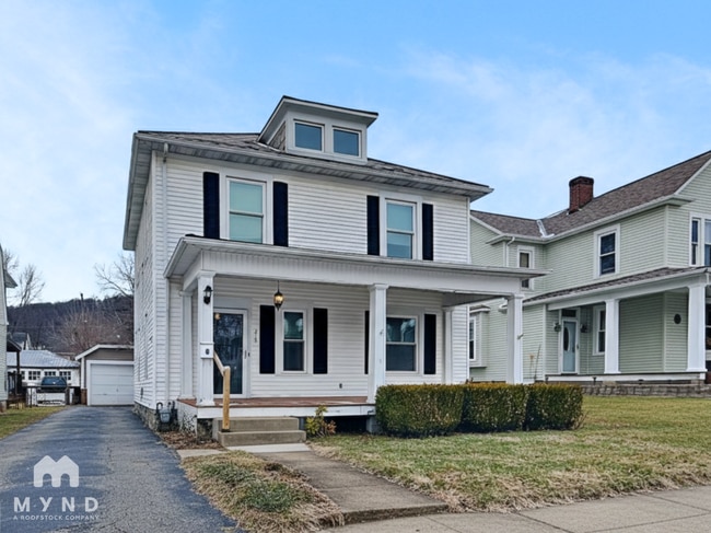 Building Photo - 215 Wilson Ave