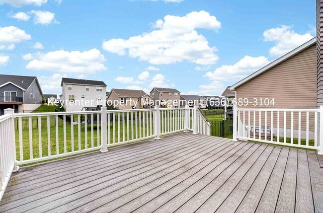 Building Photo - 229 Charlestowne Place Dr