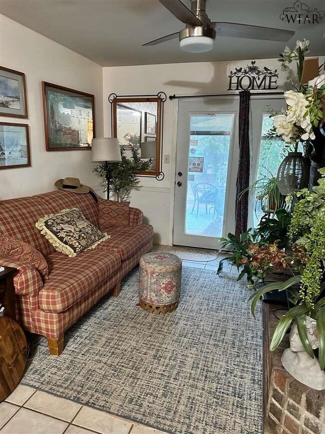 Building Photo - 1919 Margaret Dr