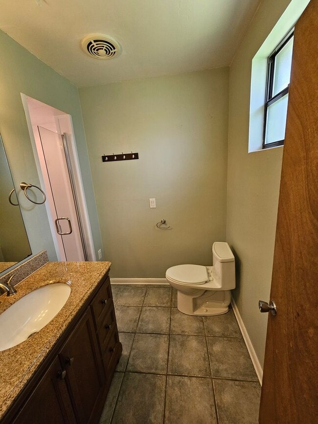 Building Photo - 2 Bedroom/2 Bath home near Duck Pond and Citizens Field