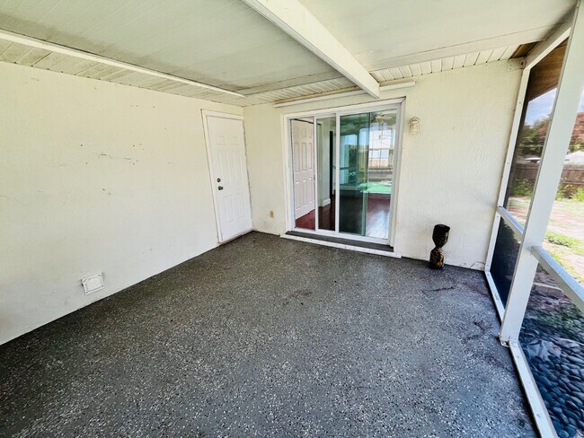 Building Photo - 1416 Katcalani Ave