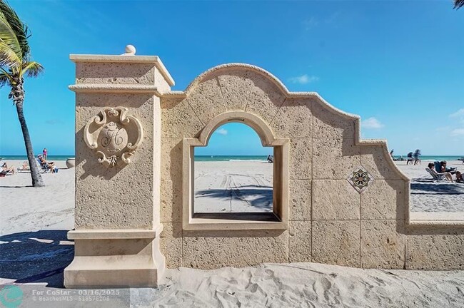 Building Photo - 2600 N Surf Rd
