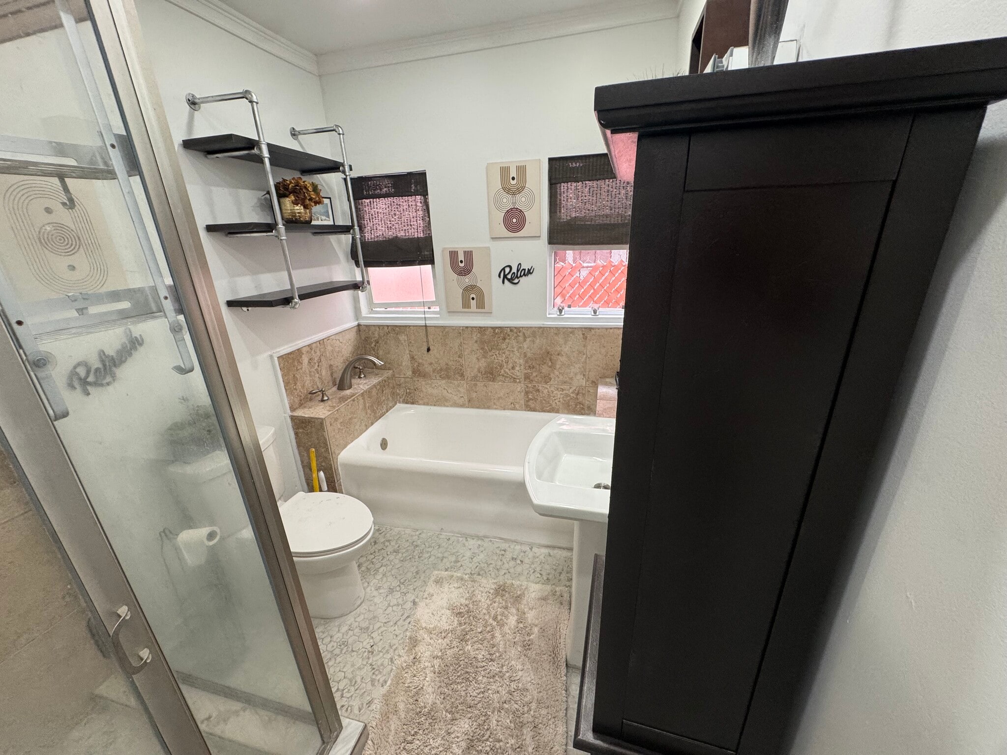 Building Photo - 1056 S Redondo Blvd