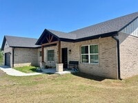 Building Photo - 2241 Old Hwy 81