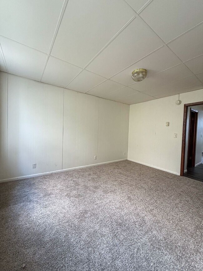 Building Photo - Darin Johnson Triplex