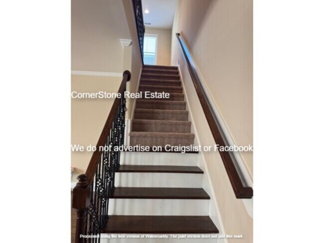 Building Photo - 547 Micahs Way N