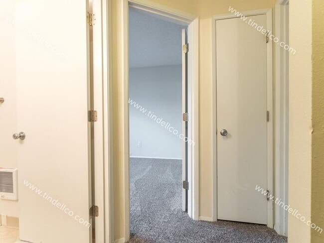 Building Photo - Charming Townhouse Style Home in Multnomah...