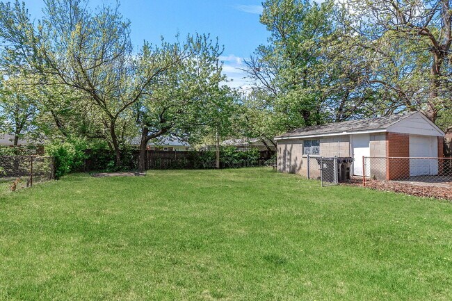 Building Photo - 3534 Terrier Ln