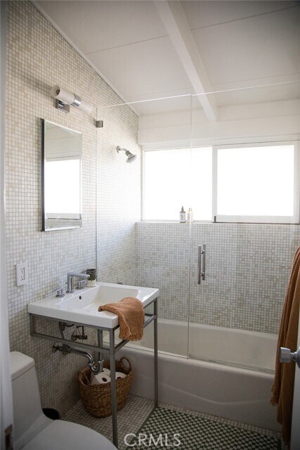 Building Photo - 3168 Stevely Ave