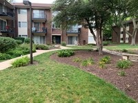Building Photo - 5S070 Pebblewood Ln