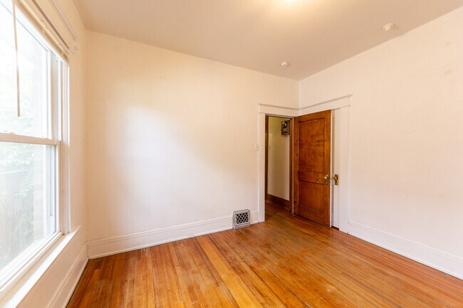 Building Photo - 2621 N York Ct