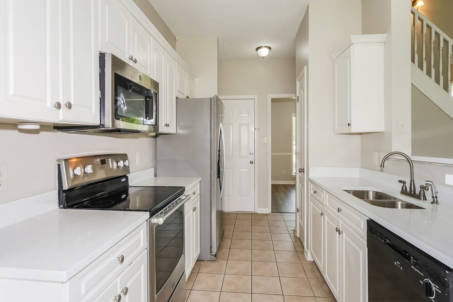 Building Photo - 10076 Sutton Ridge Ln