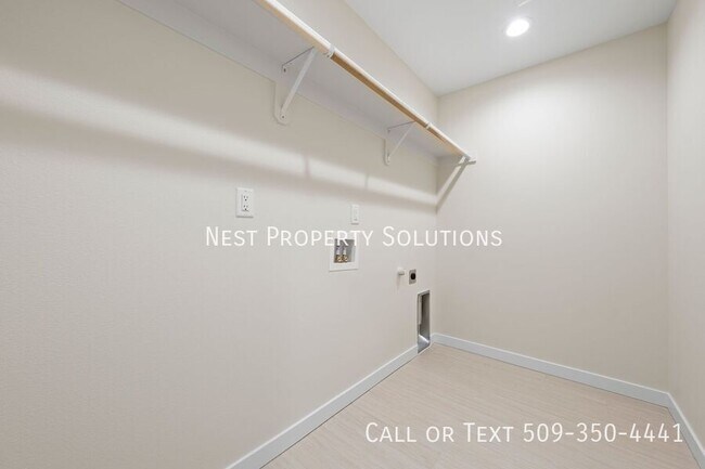 Building Photo - 1613 W Lee St