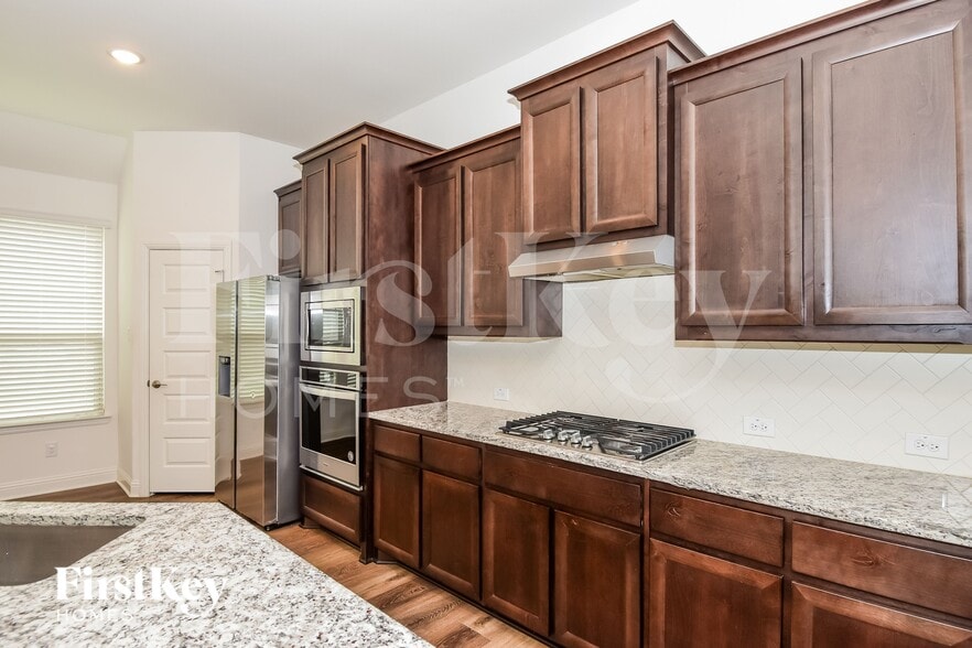 Building Photo - 2811 Winchester Ave