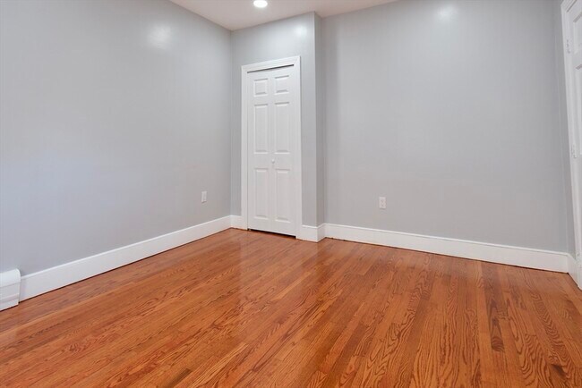 Building Photo - 23 Granfield Ave