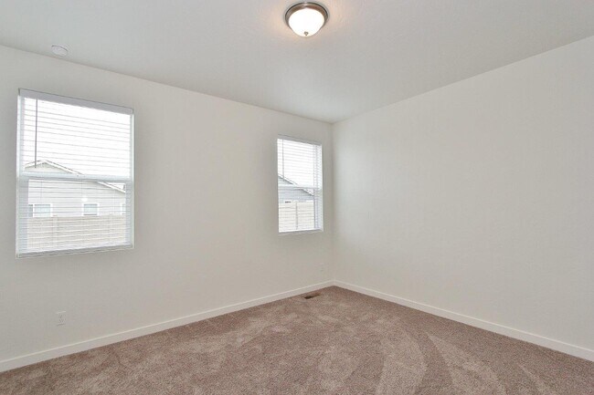 Building Photo - 11138 Overhang St