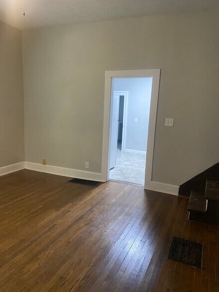 Building Photo - 625-627 S 10th Street