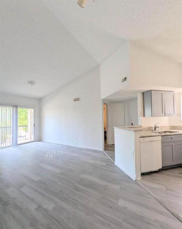 Building Photo - 1956 Lake Atriums Cir