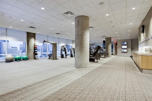 Building Photo - 2408 Victory Park Ln