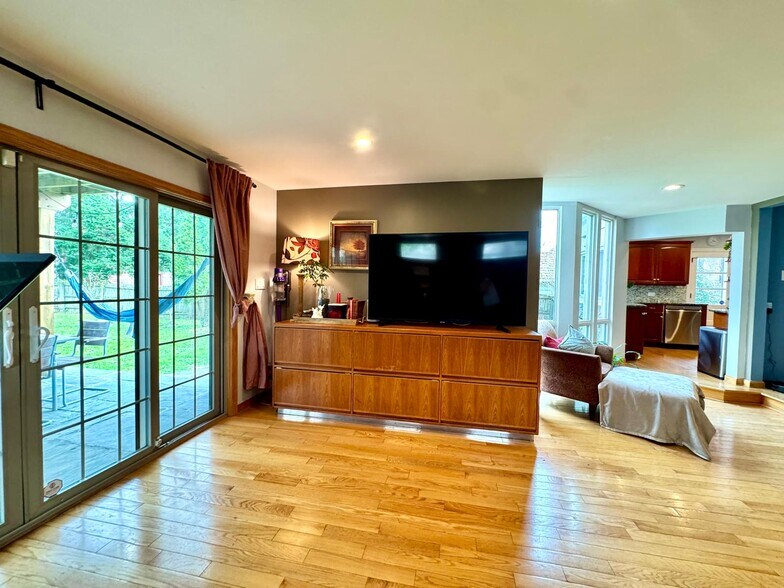 Building Photo - 611 Harvard Rd