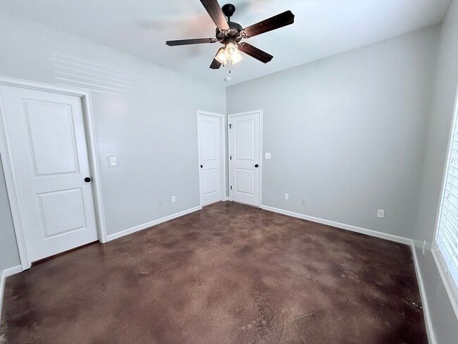 Building Photo - 103 Private Rd 4017