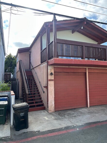 Building Photo - 226 Palm Dr