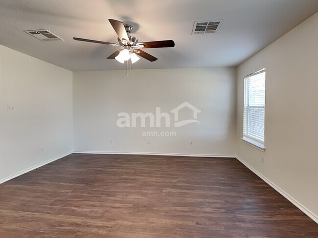 Building Photo - 12748 Saint Marys Dr