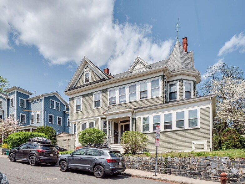 Building Photo - 3 Monmouth St