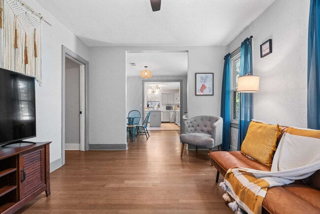 Building Photo - 2 Mead Dr