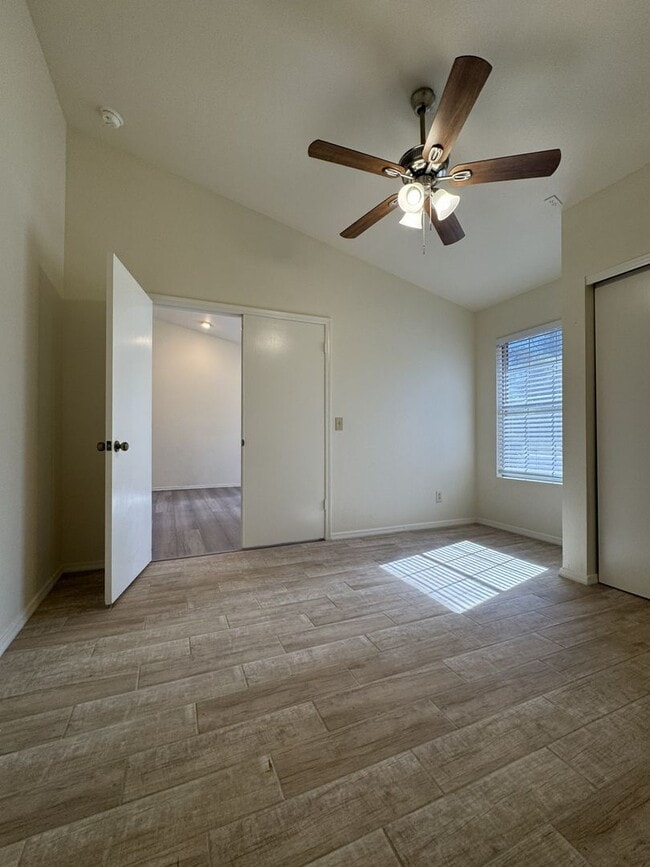Building Photo - 4 BEDROOMS CULDESAC LOT ACROSS FROM PARK