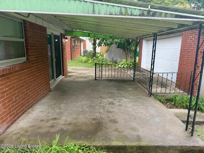 Building Photo - 265 S Circlecrest Dr