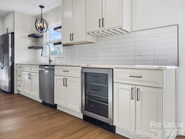 Building Photo - 16808 Knoxwood Dr