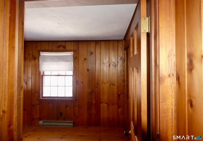 Building Photo - 82 River Rd