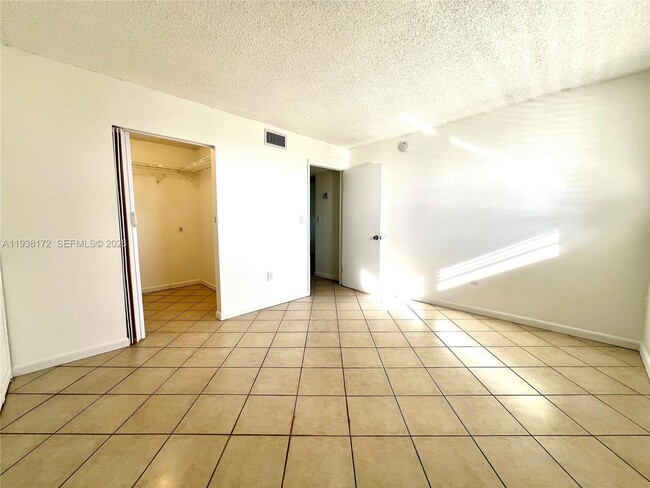 Building Photo - 10315 NW 9th St Cir