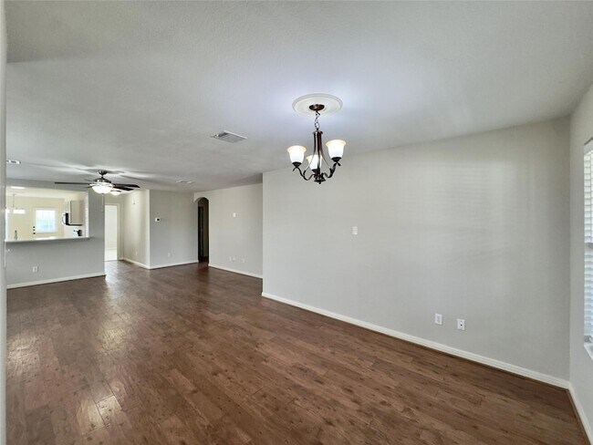 Building Photo - 204 Woodley Rd