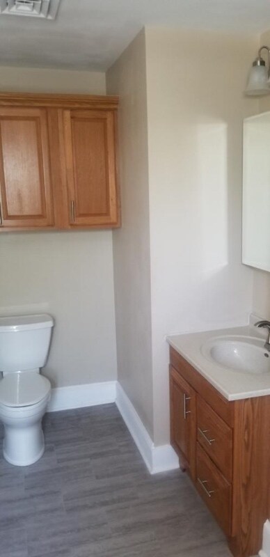 Building Photo - 1036 E Land Pl