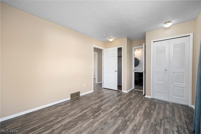 Building Photo - 17050 Sheldon Rd