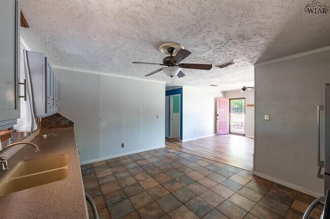 Building Photo - 4661 Briarwood Dr