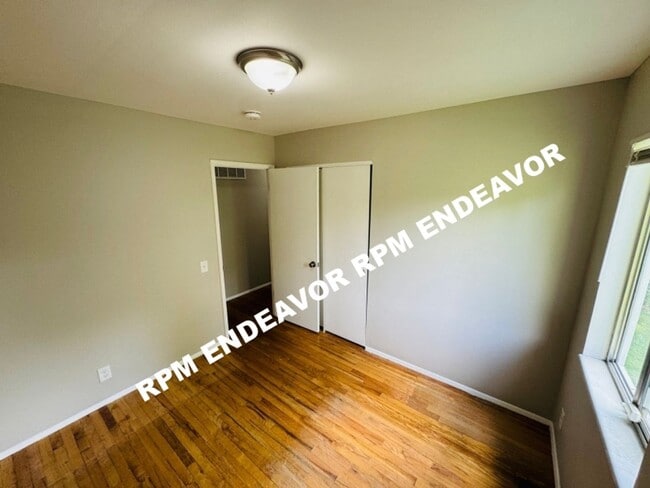 Building Photo - Spacious 4BD Home with Modern Upgrades & H...