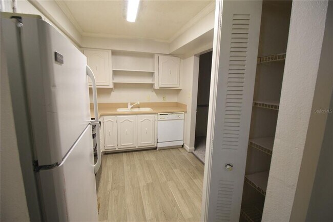 Building Photo - 540 Orange Dr