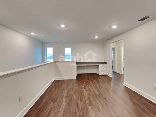 Building Photo - 1077 Walden Pond Dr